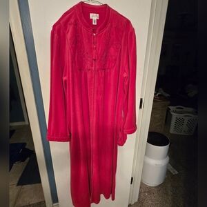 Elegant Red Velvety Embroidered Women's Bathrobe